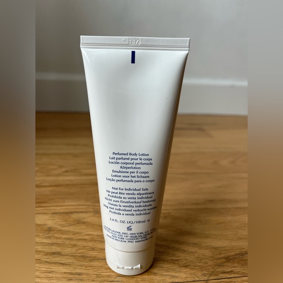 Estee Lauder Bath & Body Este Lauder White Linen Perfumed Body